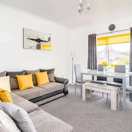 Contemporary 5 Bedroom Flat Appartamento *