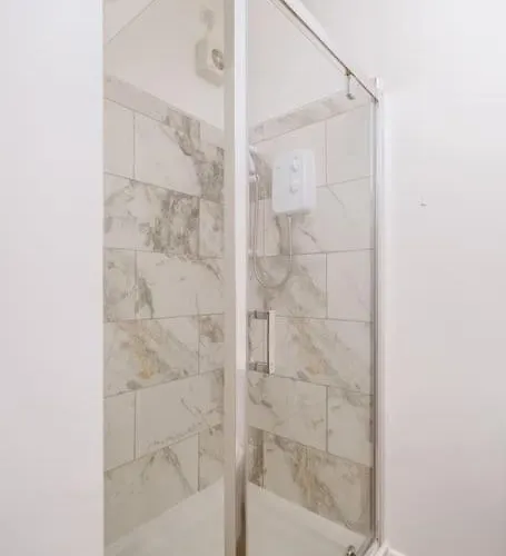 Contemporary 5 Bedroom Flat Apartment Leeds (West Yorkshire)