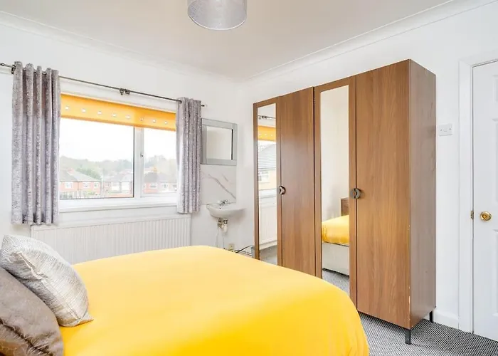 Апартаменти Contemporary 5 Bedroom Flat