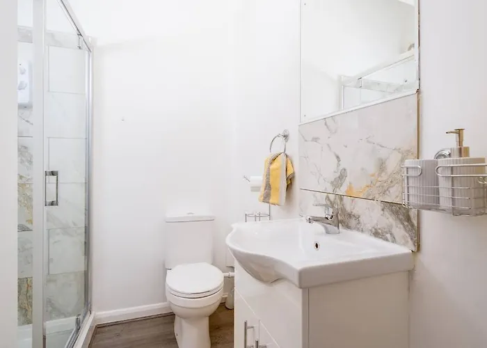 Apartment Contemporary 5 Bedroom Flat Leeds (West Yorkshire)