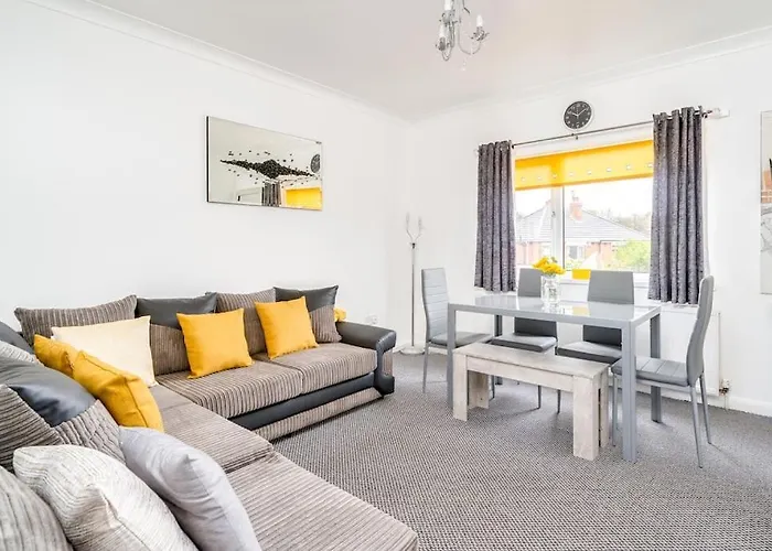 Contemporary 5 Bedroom Flat Apartment *