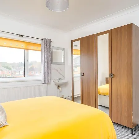 Appartement Contemporary 5 Bedroom Flat