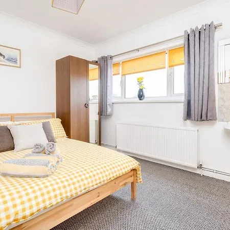 Contemporary 5 Bedroom Flat Appartement *